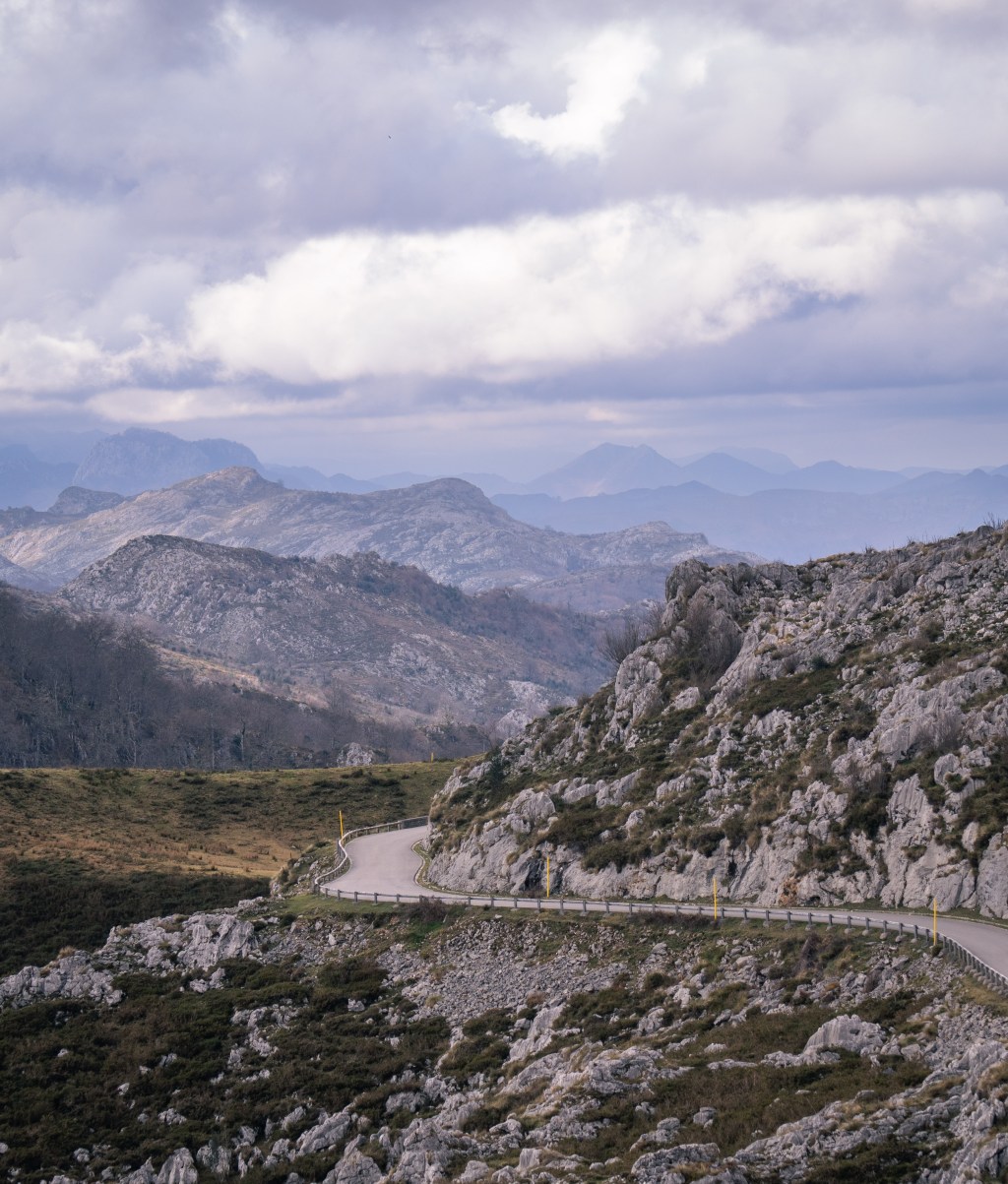 Cyclingdestination.cc | Lagos de Covadonga: een iconische Vuelta-beklimming langs historie en ‘De Bottenbreker’